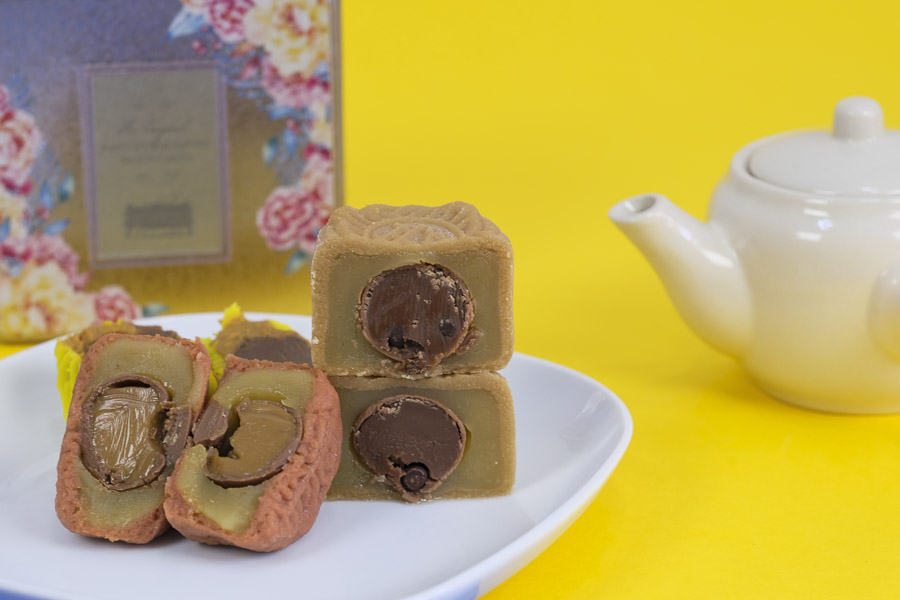 Cross Section of Snowskin Mooncakes from Raffles Hotel and Grand Hyatt.