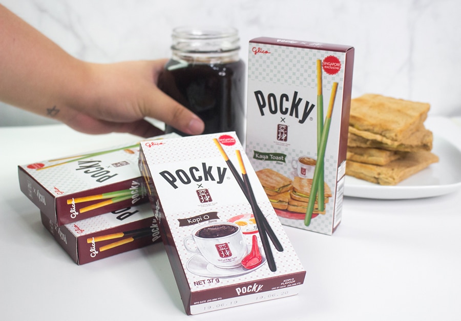 Trying out the Kopi-O and Kaya Pocky from Yakun Singapore