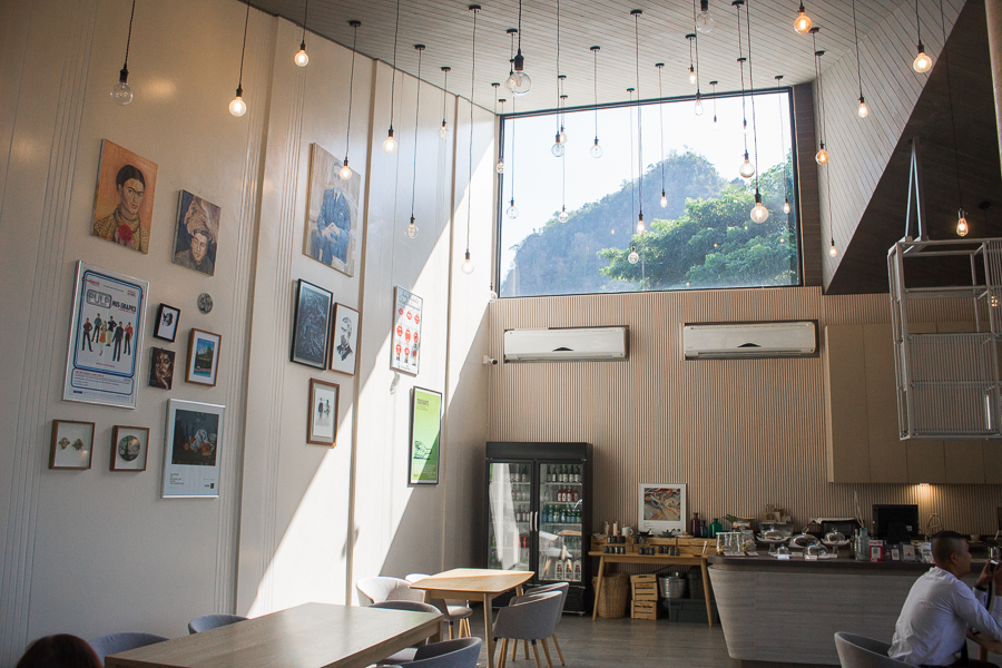 Mountful Cafe Interior