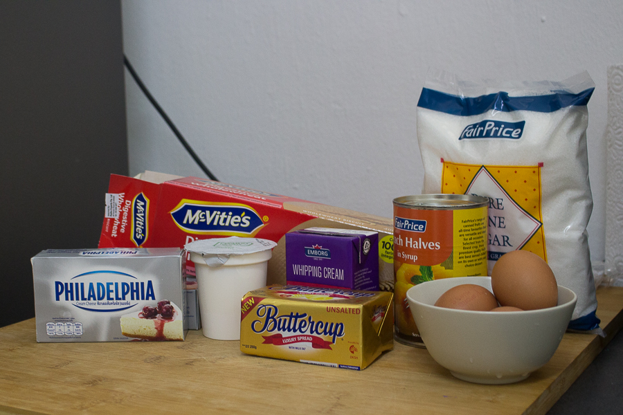 Ingredients to make Cheesecake using a rice cooker