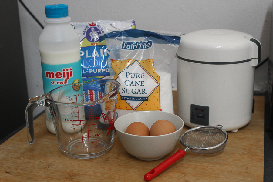 Ingredients used to make a rice cooker pancake