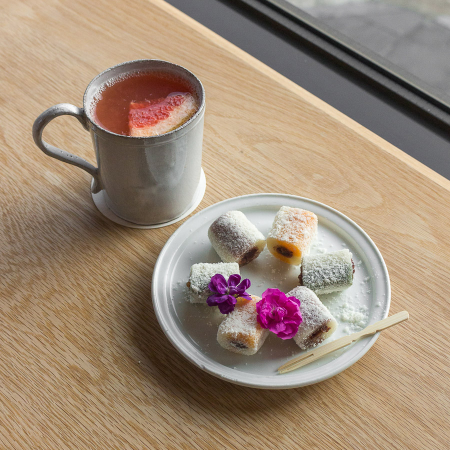 grapefruit tea at eunpyeong hanok village cafe