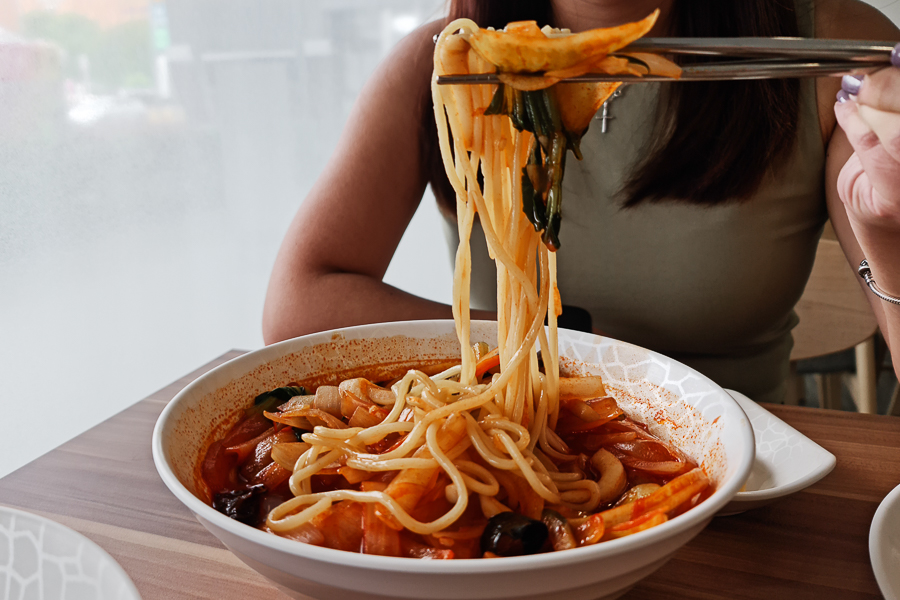 Jjamppong noodles at MukJja