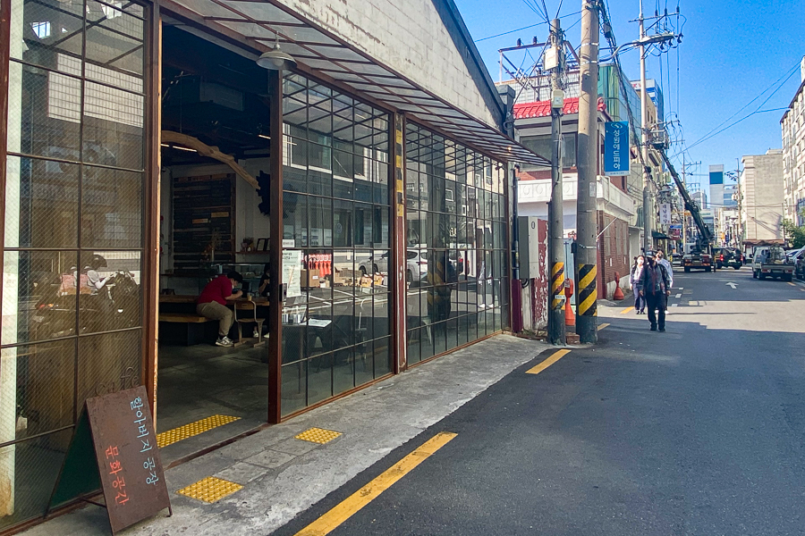 Entrance of Grandpa Factory at Seongsu, Seoul