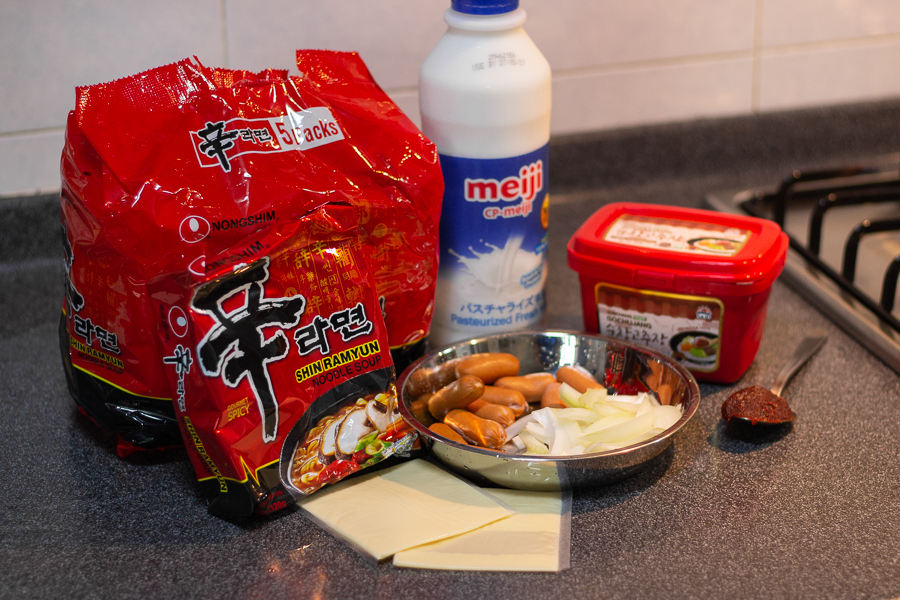 Ingredients need to make Rose Shin Ramyun, Instant noodles, sliced cheddar, onions, sausages, milk and gochujang