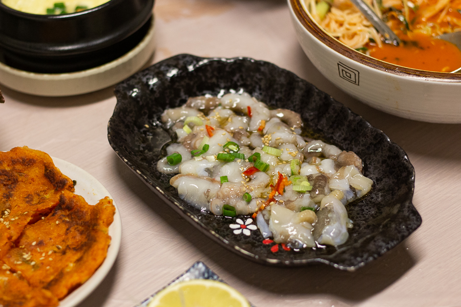 Live Octopus (산낙지) in Singapore