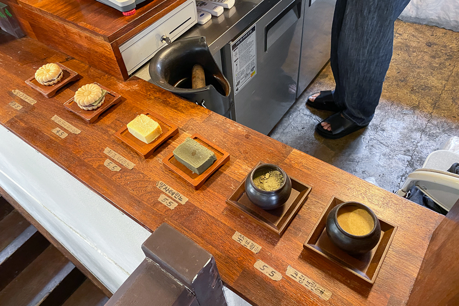 Desserts on Display at Woody Zip (우디집), Seongsu-dong, Seoul, South Korea