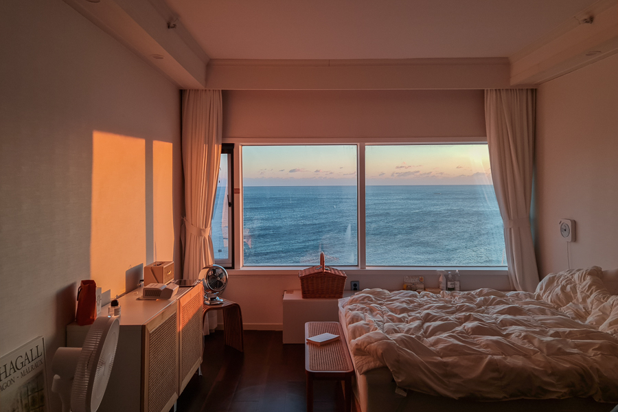 Sokcho Airbnb: During Sunrise