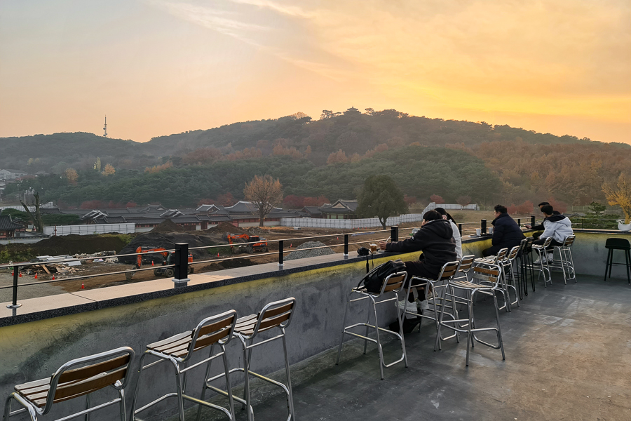 Gravitate (그래비테이트) Outdoor Seats during Sunset