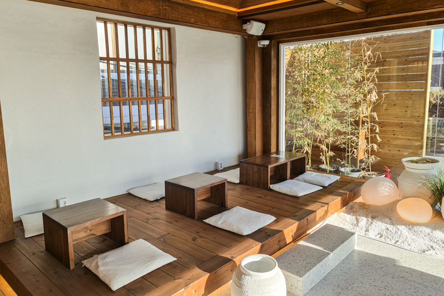 Interior of Donut Jungsu at Changsin-dong, Seoul, South Korea