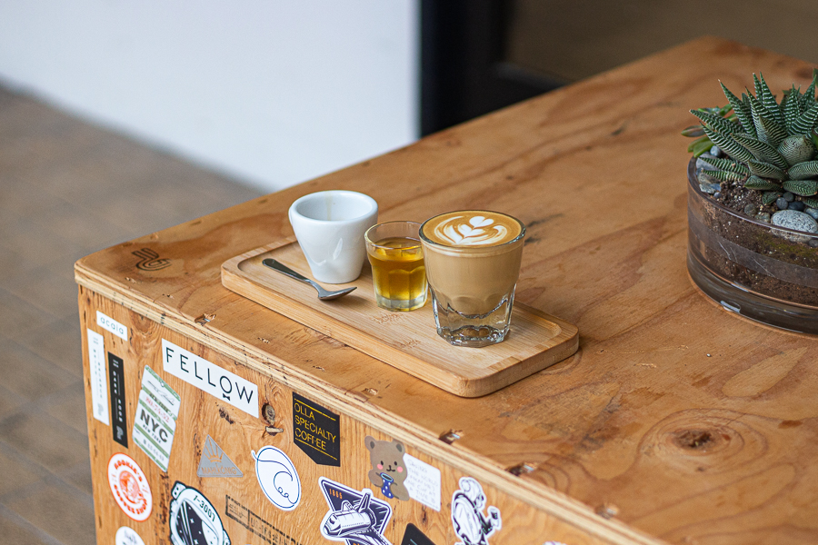 A flight of espresso, cold brew tea and 4oz white