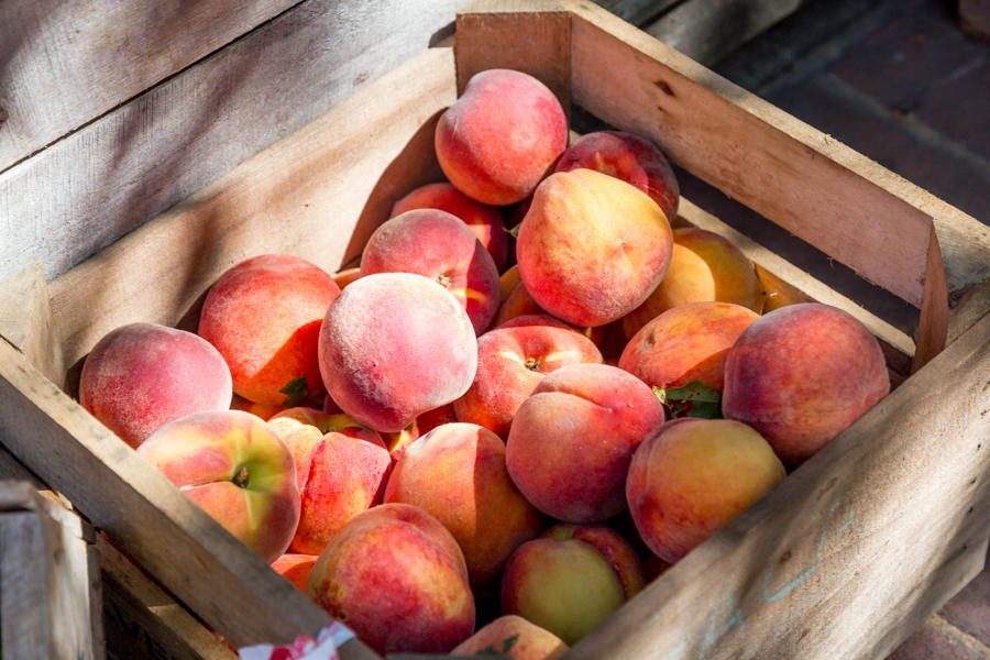 A crate of peaches