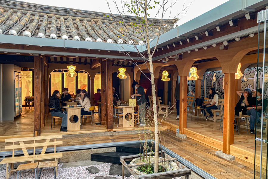 Interior of Cafe Knotted Anguk