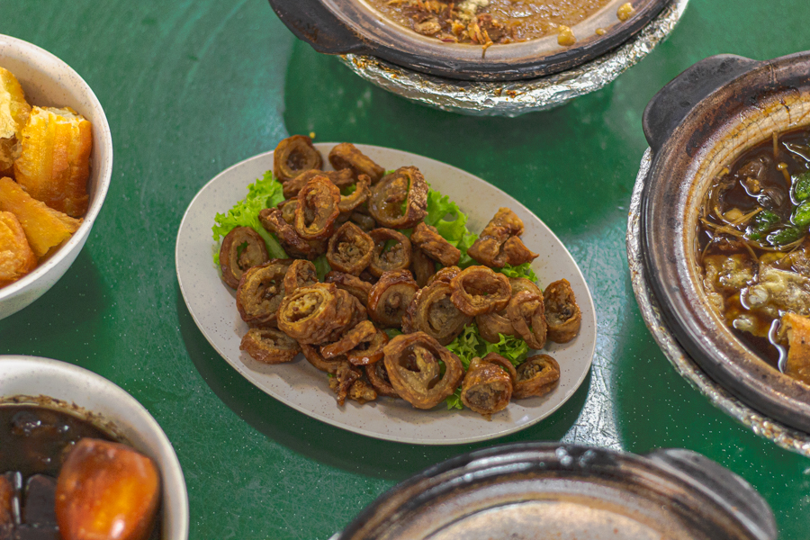 A plate of fried intestines from Feng Xiang BKT