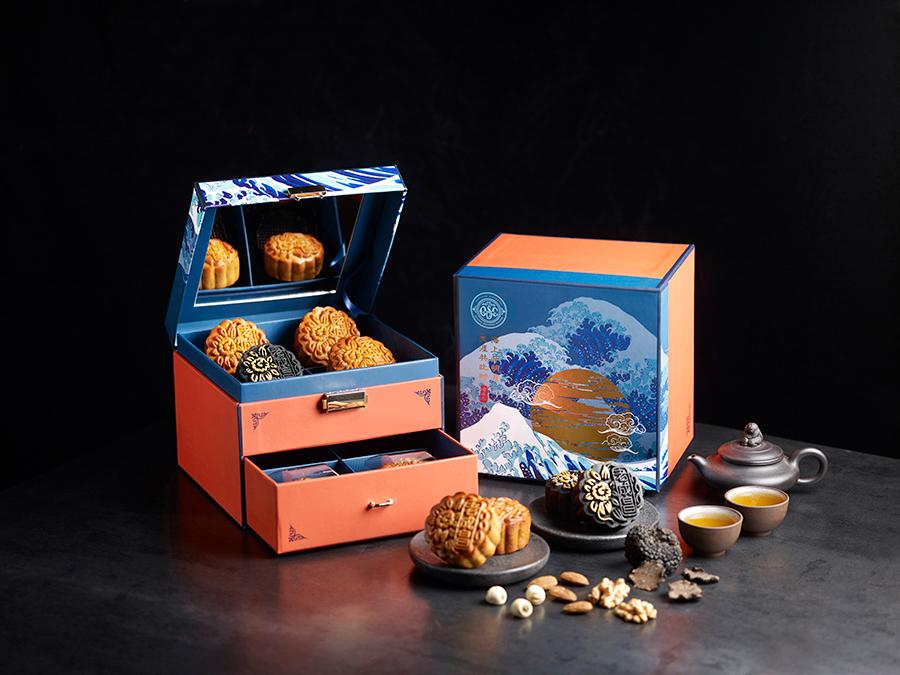 Traditional baked mooncakes by Old Seng Choong