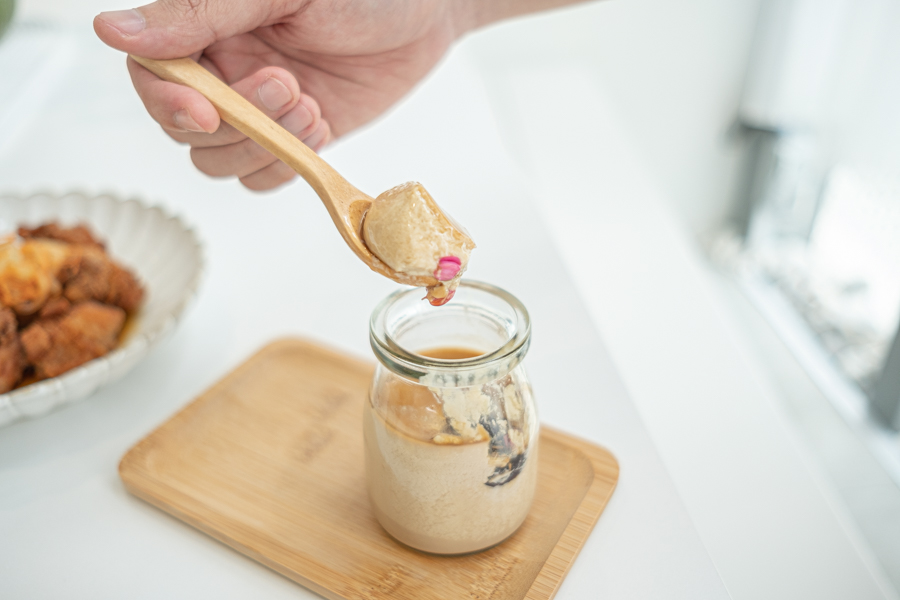 A spoonful of Japanese-inspired Hojicha Pudding by Cafe Gui