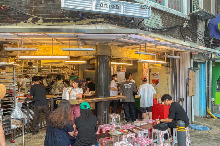 Cafe Onion Gwangjang Popular Korean Cafe Opens Their 4th Outlet Inside