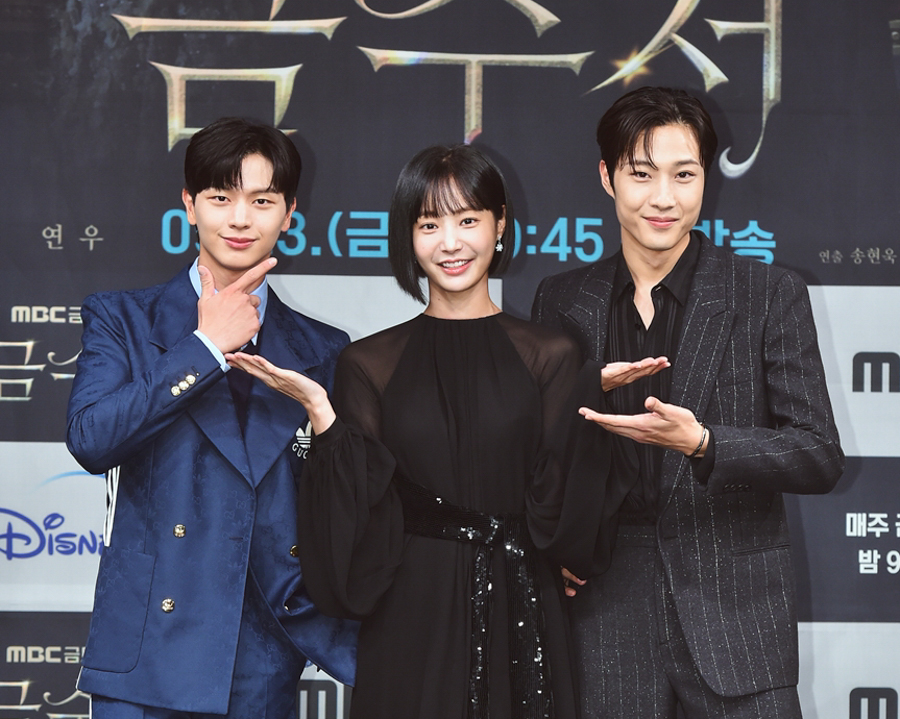The three leads Yook Sungjae, Yeonwoo and Lee Jongwon from the new K-drama The Golden Spoon