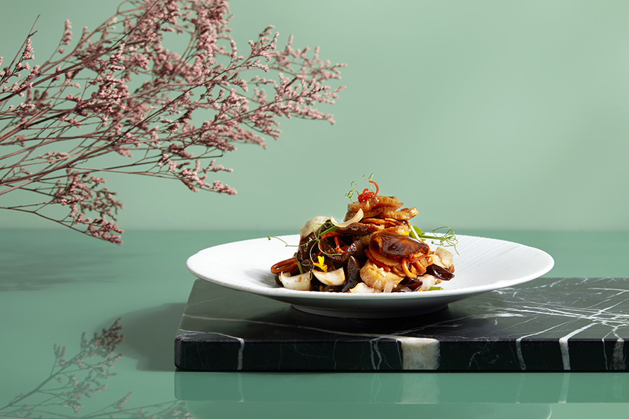 Crystal Jade Pavilion - Chilled Fresh Lily Bulb and Cordyceps Flower with King Oyster Mushroom