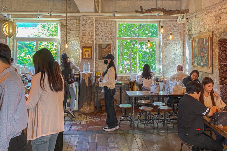 London Bagel Museum Popular Bakery Cafe in Anguk, Seoul Try The