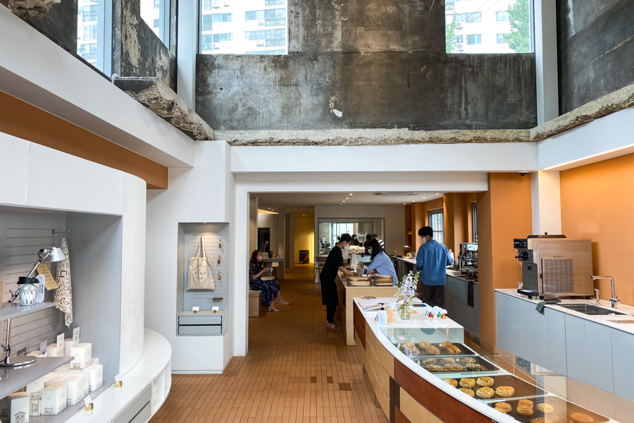 Interior of Pont Cafe Seoul