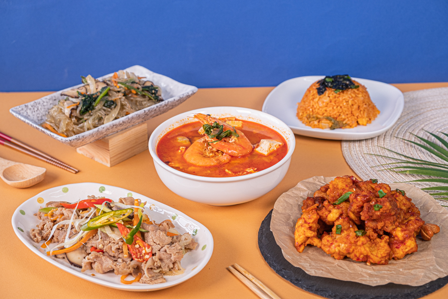 A selection of halal Korean buffet items by Stamford Catering