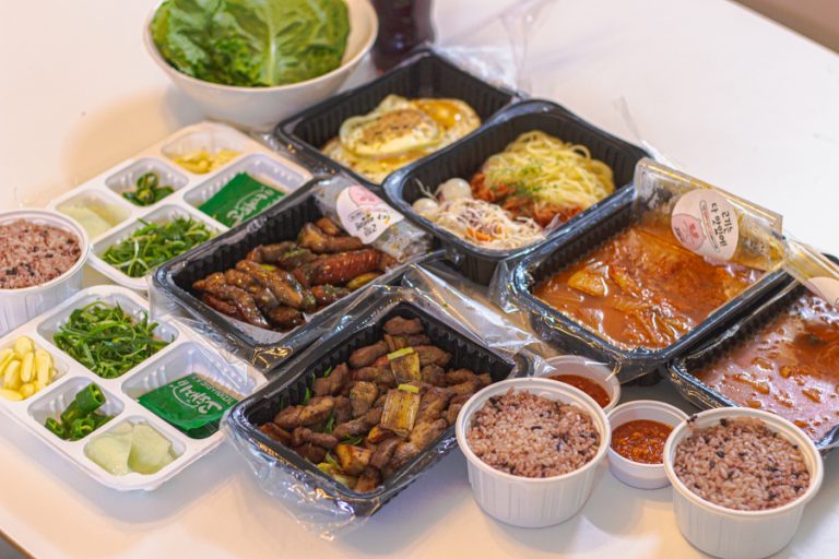 using-the-shuttle-app-to-order-food-delivery-in-korea-middleclass-sg