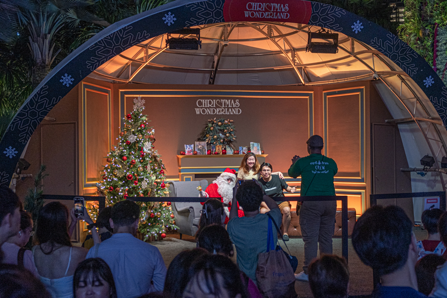 Photo-Taking with Santa 