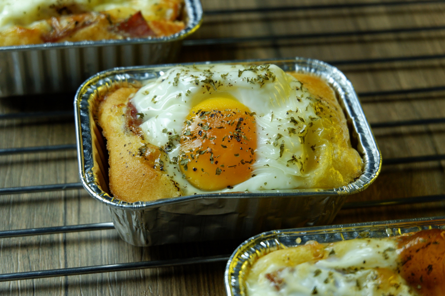 Gyeranppang, or Korean egg bread