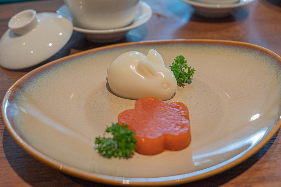 Pan-fried Auspicious Nian Gao and Bunny-shaped Milk Pudding t