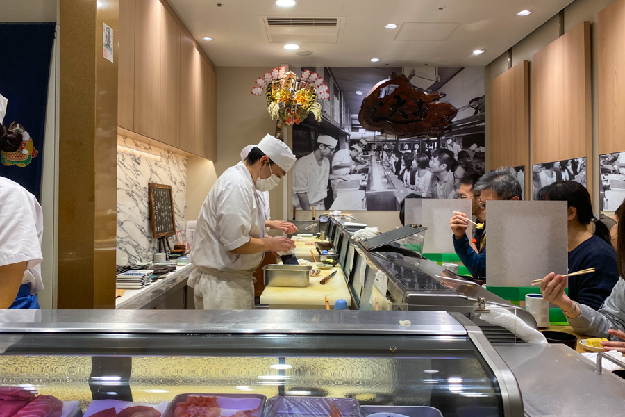 Sushi Dai Interior