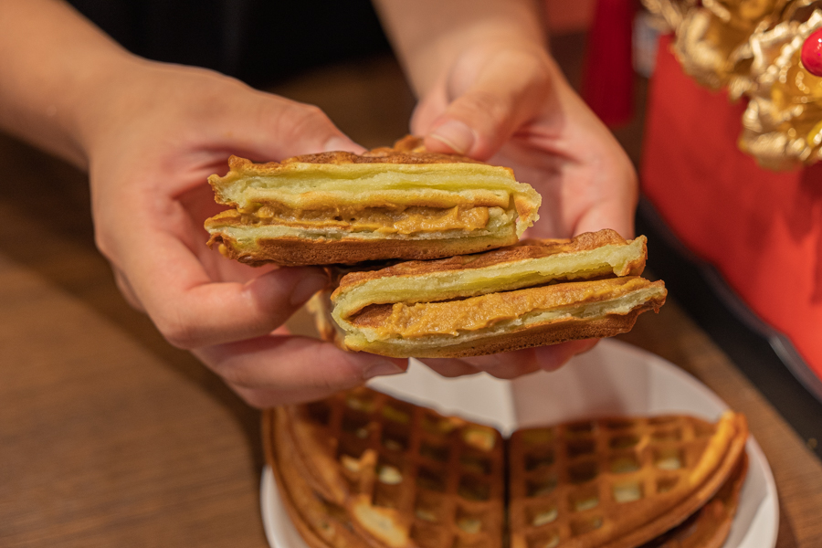 Pandan Waffle With Gula Melaka