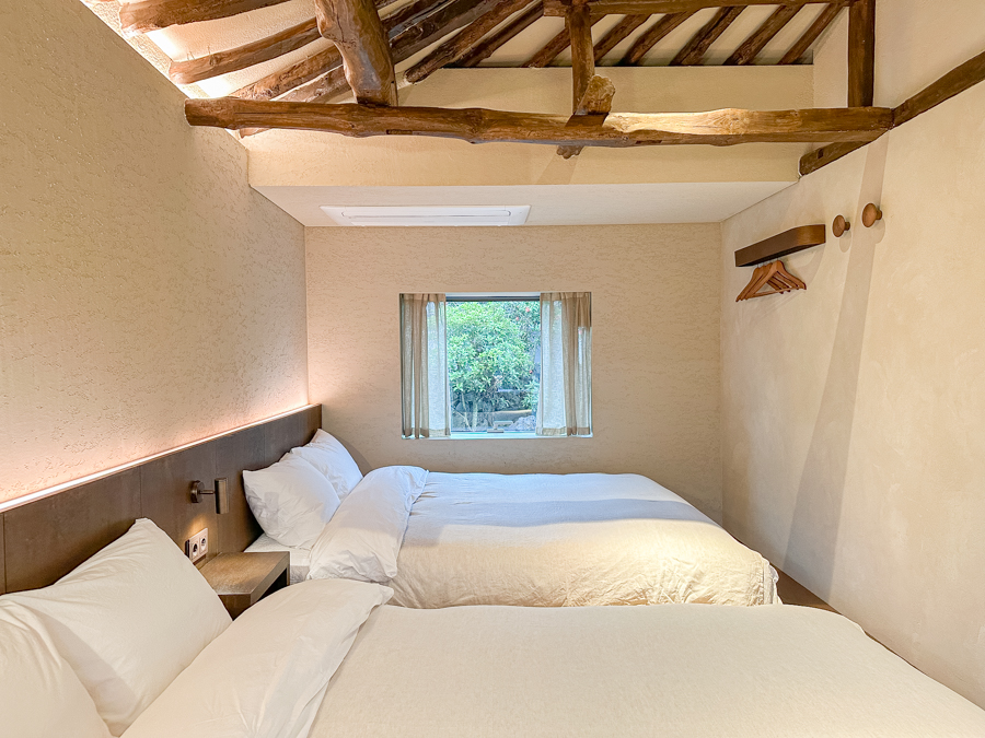 The bedroom with two queen beds