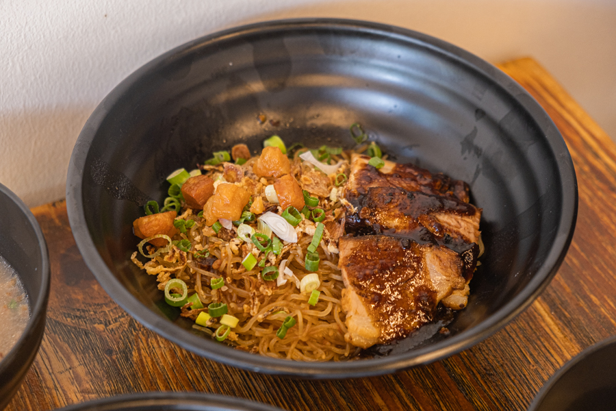 Cheeky Bee Hoon with Braised Pork