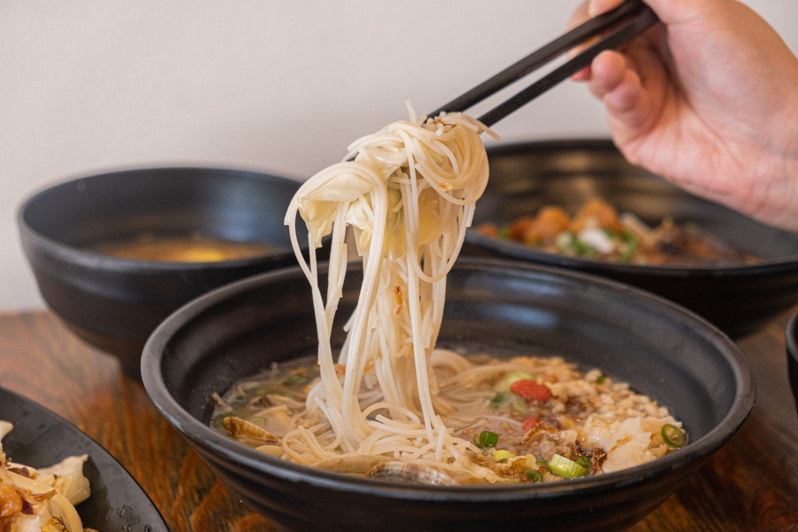 A close up of the handmade bee hoon 