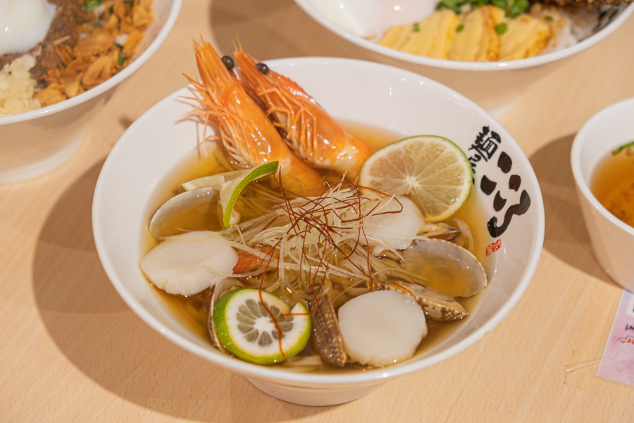 SUPER FRESH! Citrus Hiyashi Seafood Ramen