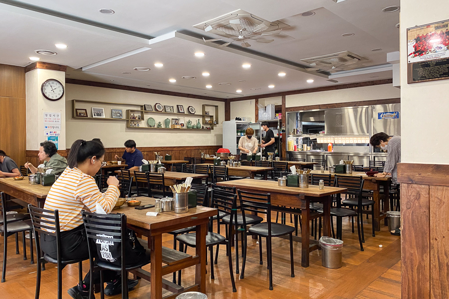 Interior of Hadongkwan Myeongdong