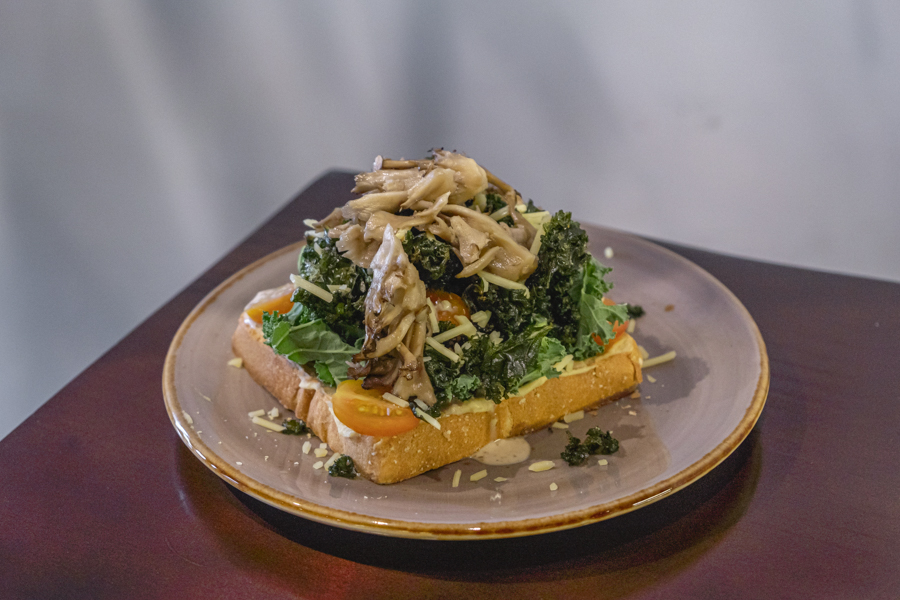 Kale & Roasted Hiratake Tartine