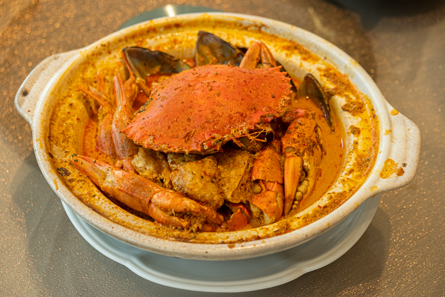 Stewed Assorted Seafood in Singapore Laksa
Broth