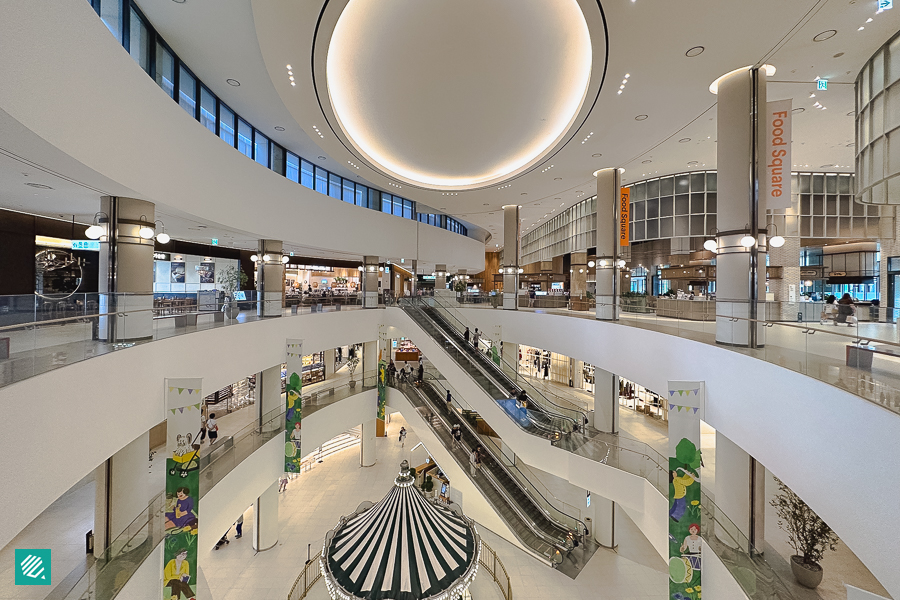 Interior of Daejeon Hyundai Premium Outlet