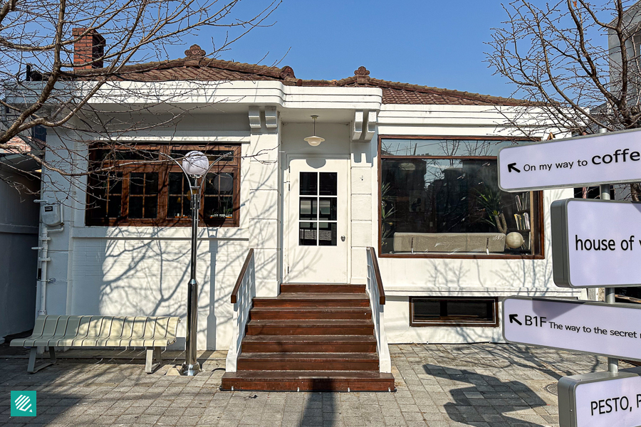 House of Vinyl Mangwon Exterior