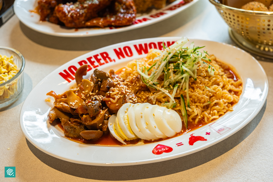 Spicy Noodles with Sea Whelk