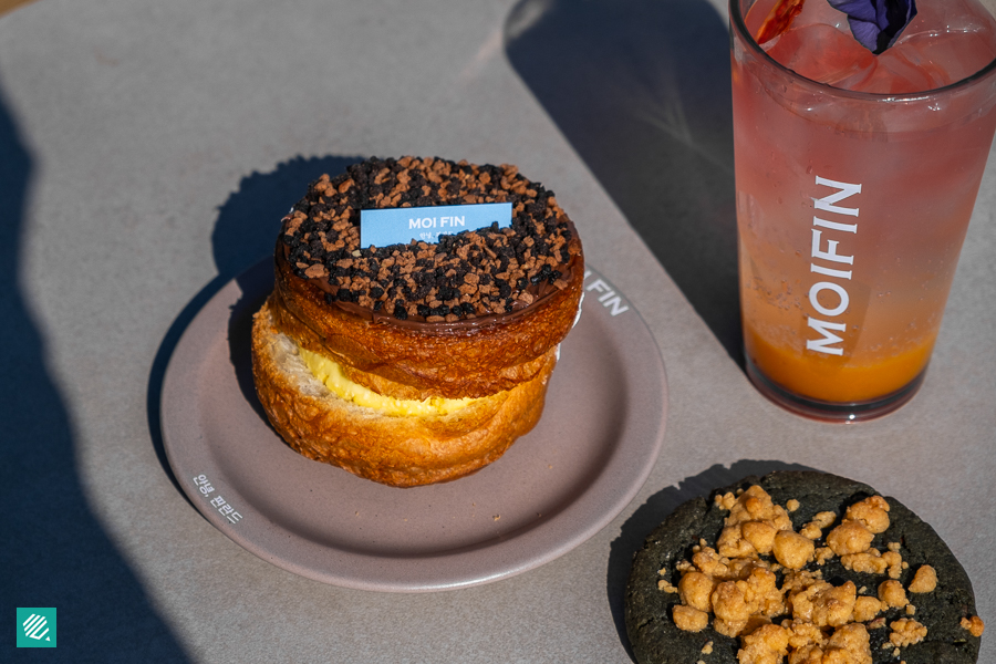 Crispy Crunch Cronut on a plate served at Moi Fin Yeosu