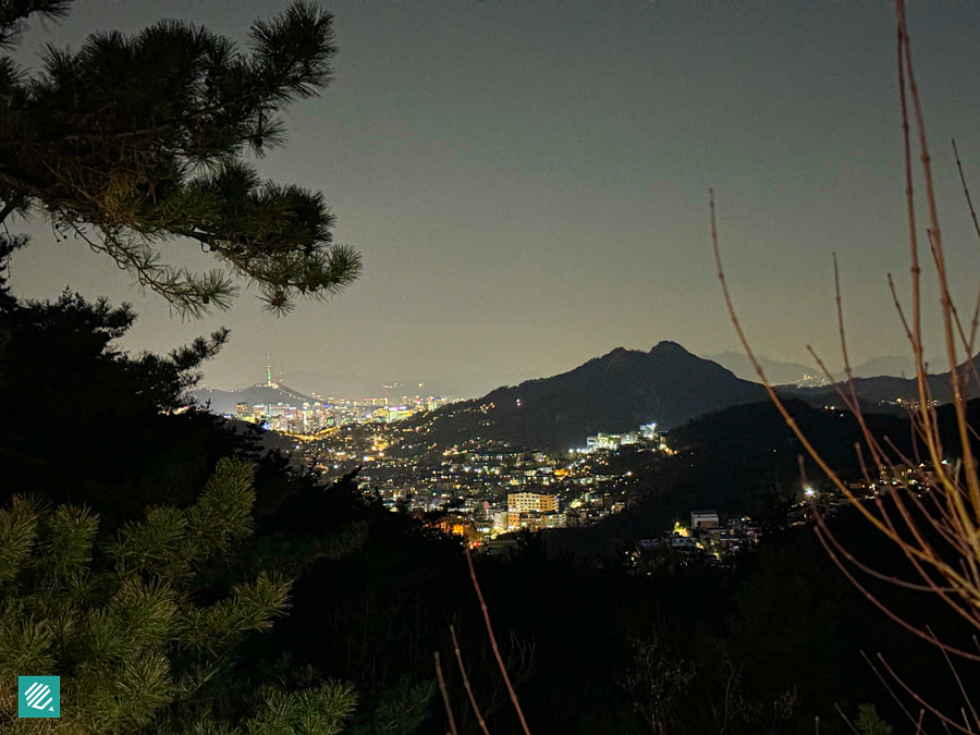 Nighttime view of Bukhansan from the temple