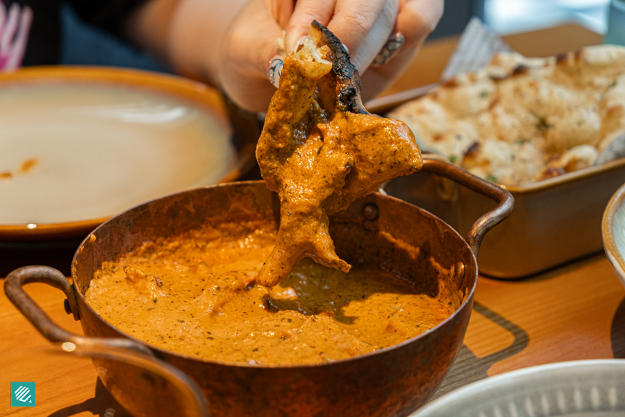 Butter chicken and naan