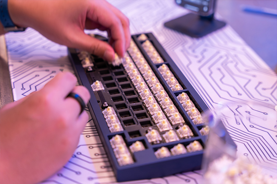 Making Keyboard at The Laboratory by RF