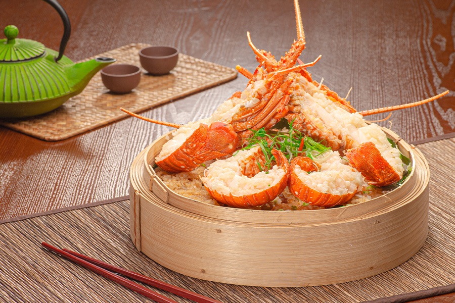 Steamed Live Lobster Rice Cake