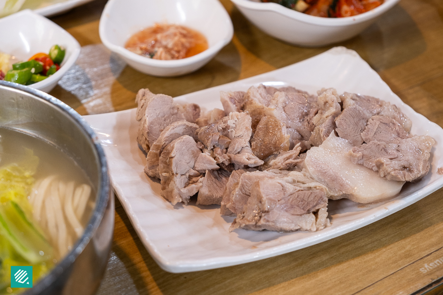 Suyuk (Boiled Pork Slices)