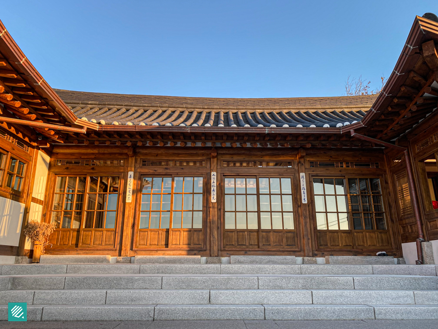 Exterior of Bukchon Binkwan by Rakkojae