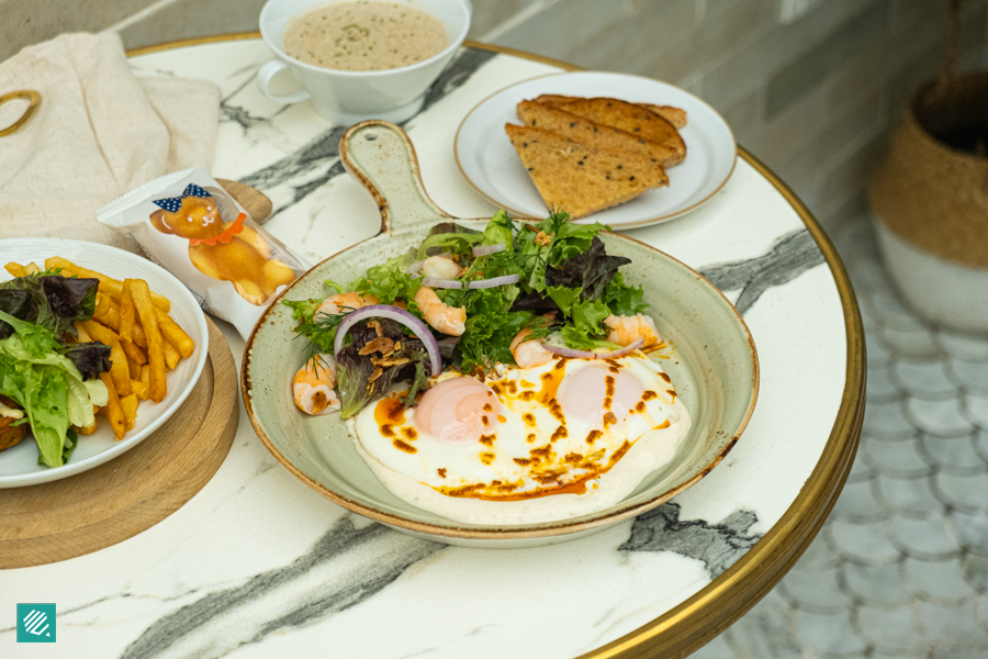 Chipotle Truffle Egg Citrus Prawn Salad